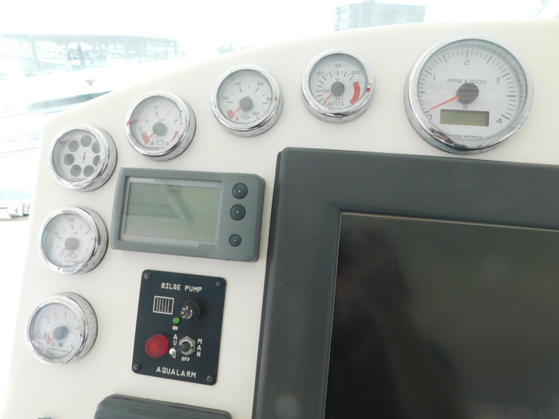 2005 Manta 44 Power Cat