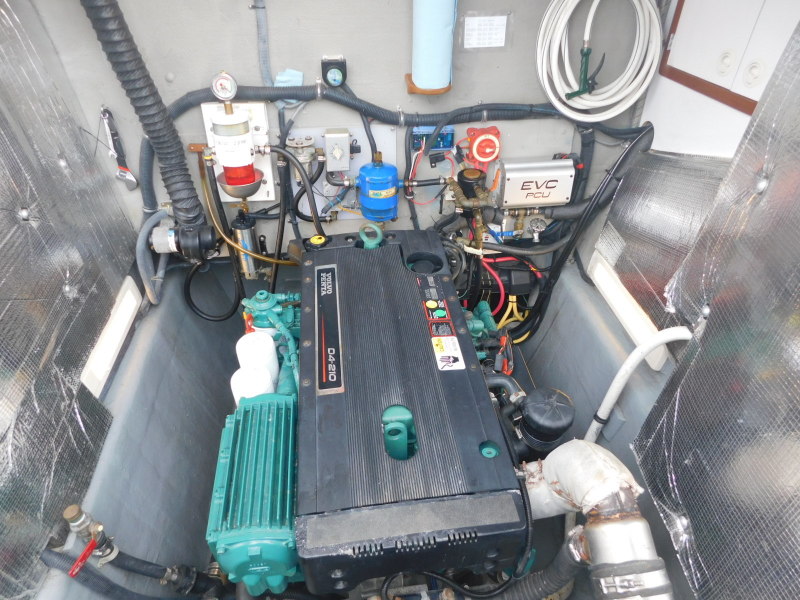 2005 Manta 44 Power Cat