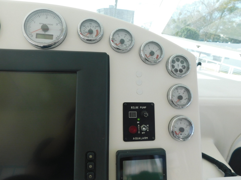 2005 Manta 44 Power Cat