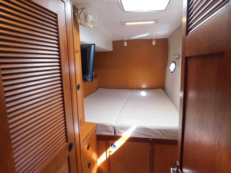 2005 Manta 44 Power Cat