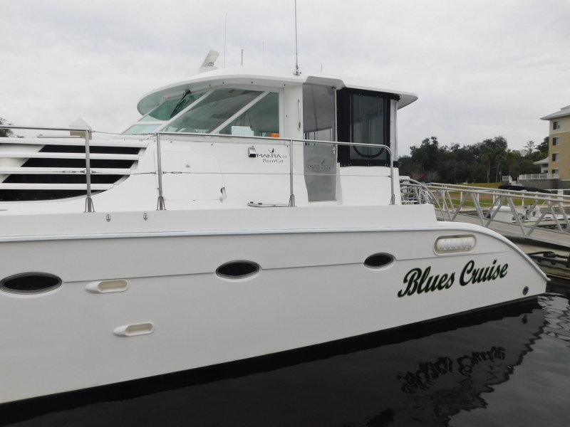 2005 Manta 44 Power Cat