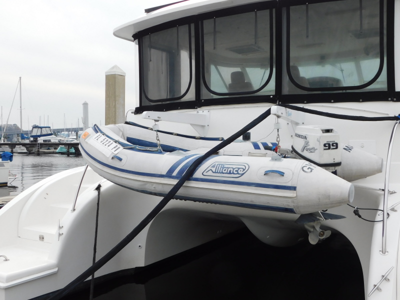2005 Manta 44 Power Cat