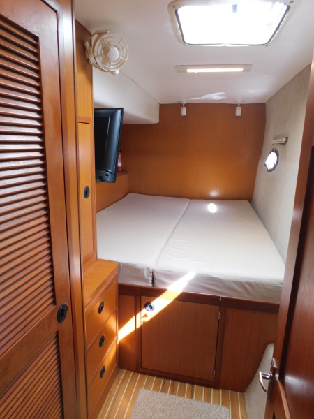 2005 Manta 44 Power Cat