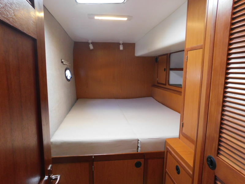 2005 Manta 44 Power Cat