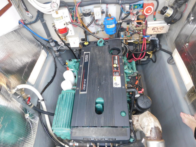 2005 Manta 44 Power Cat