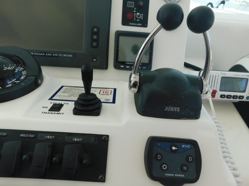 2005 Manta 44 Power Cat