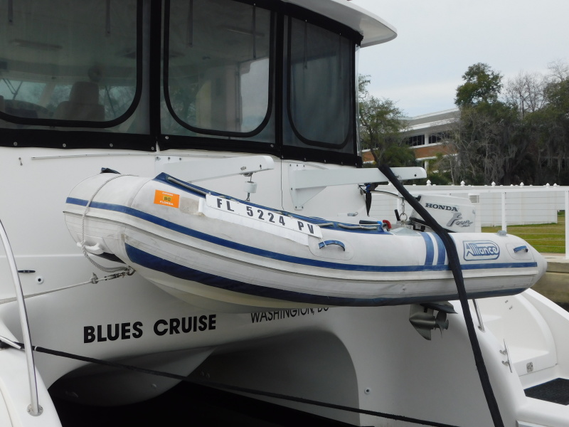 2005 Manta 44 Power Cat