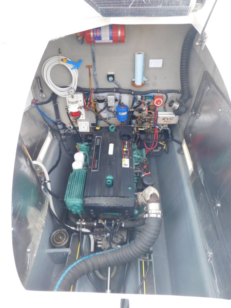 2005 Manta 44 Power Cat