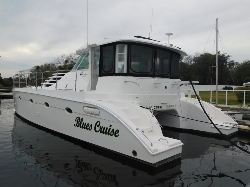 2005 Manta 44 Power Cat