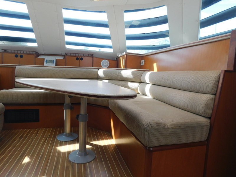2005 Manta 44 Power Cat