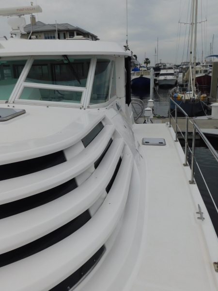 2005 Manta 44 Power Cat