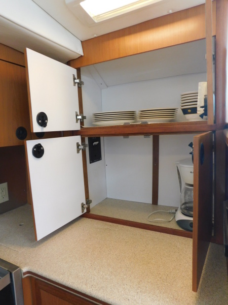 2005 Manta 44 Power Cat