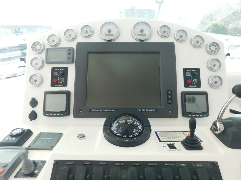 2005 Manta 44 Power Cat