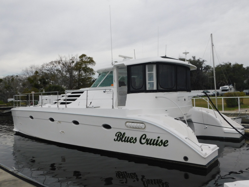 2005 Manta 44 Power Cat