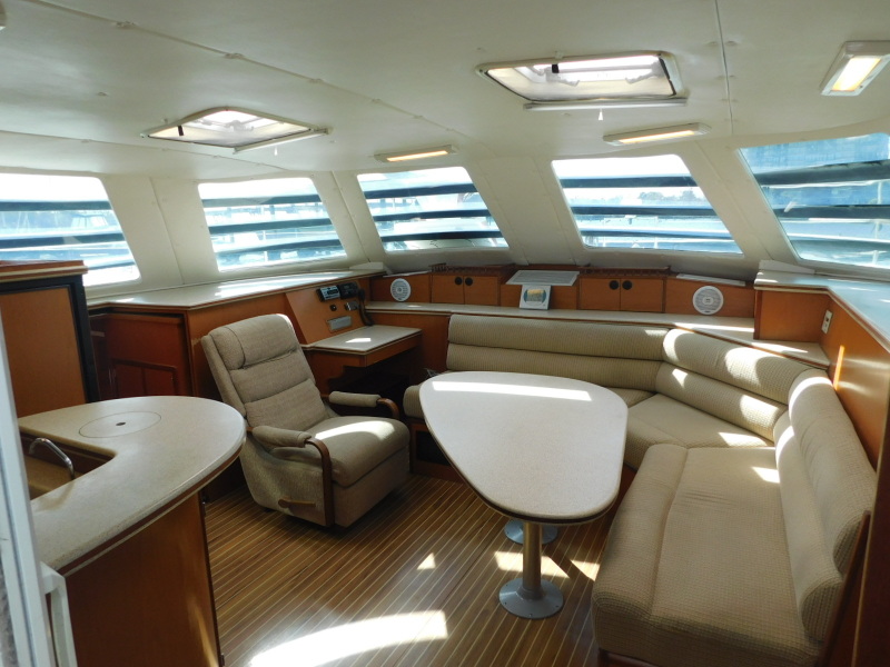 2005 Manta 44 Power Cat