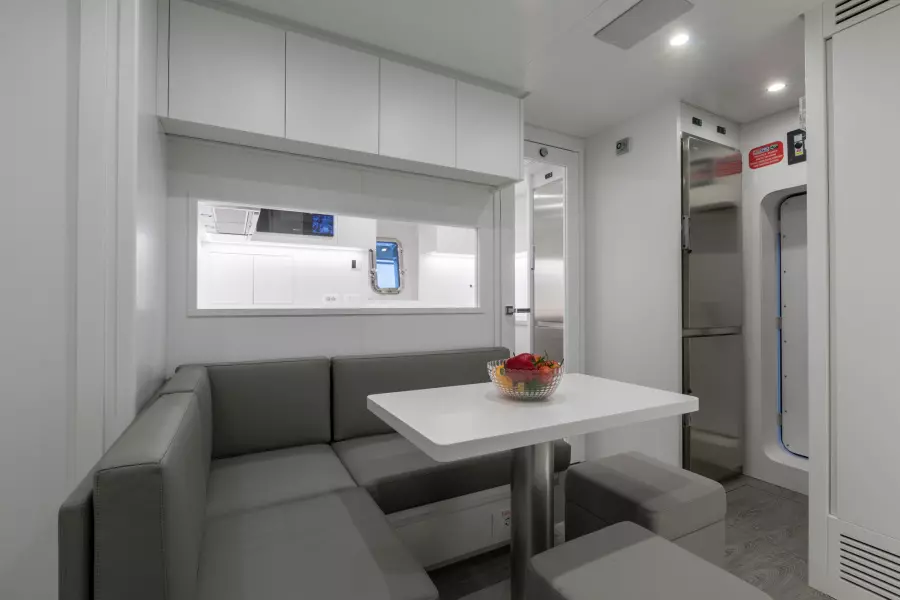 LD_galley & Dinette_170920_0027