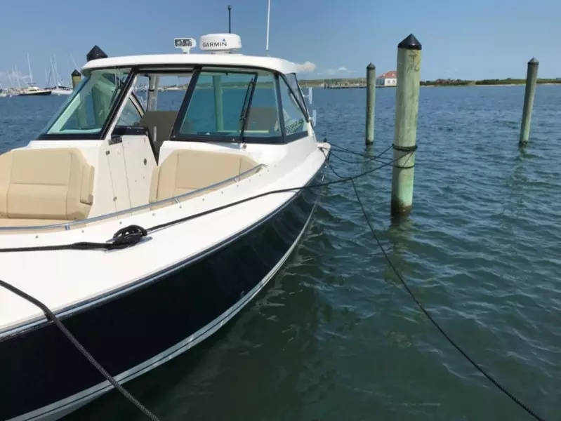 34ft Pursuit Yacht For Sale