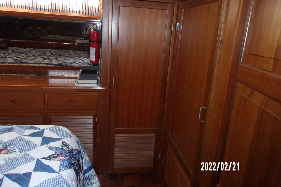1988 Marine Trader Tradewinds Motor Yacht