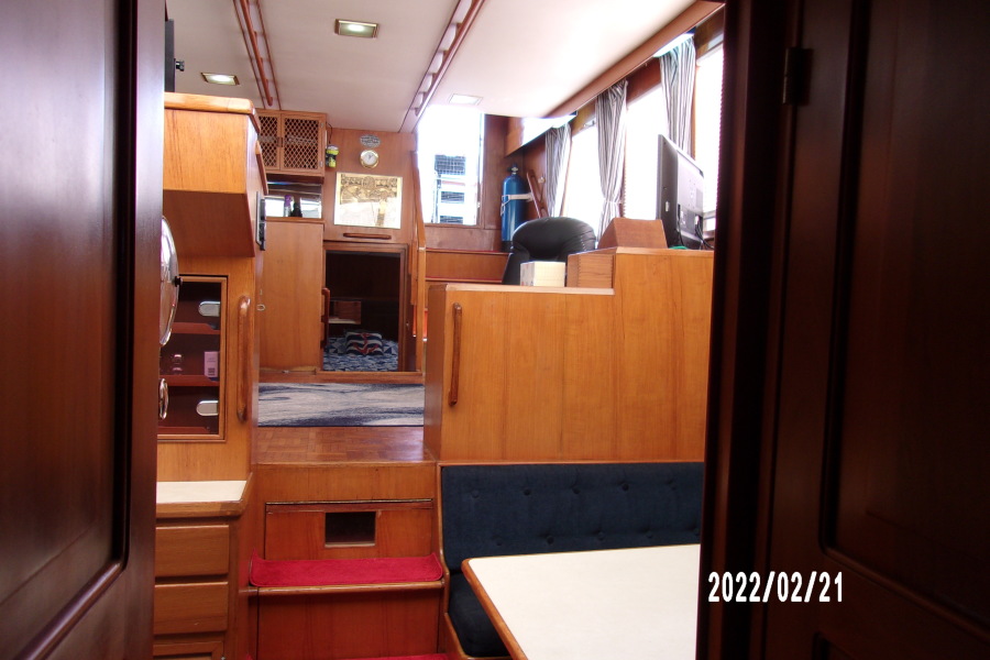1988 Marine Trader Tradewinds Motor Yacht