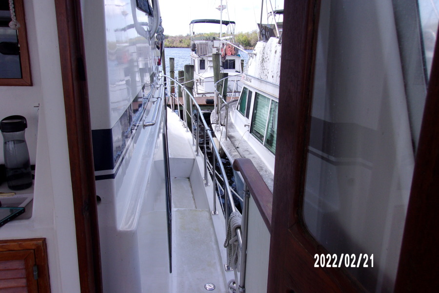 1988 Marine Trader Tradewinds Motor Yacht