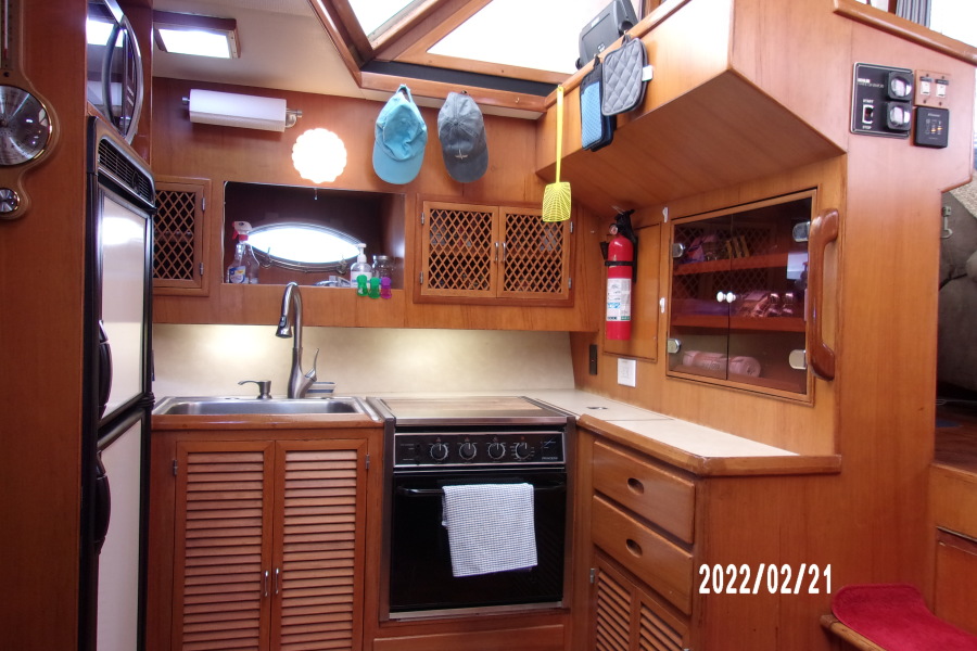 1988 Marine Trader Tradewinds Motor Yacht