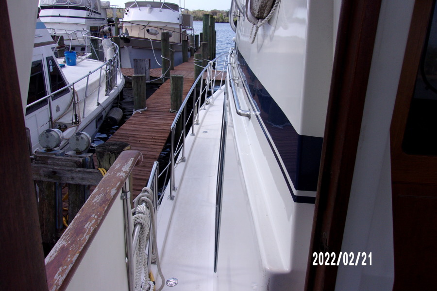 1988 Marine Trader Tradewinds Motor Yacht