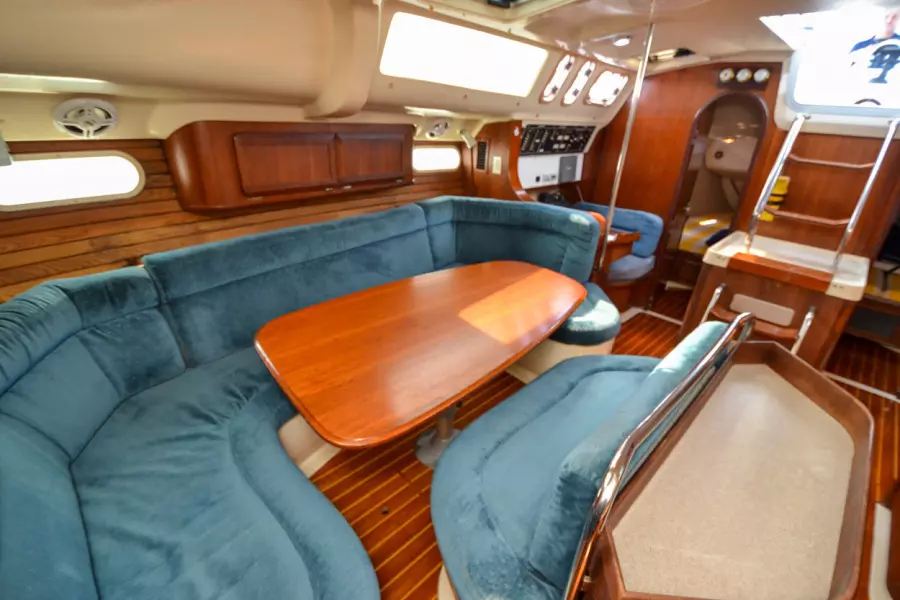 1996 Hunter 430
