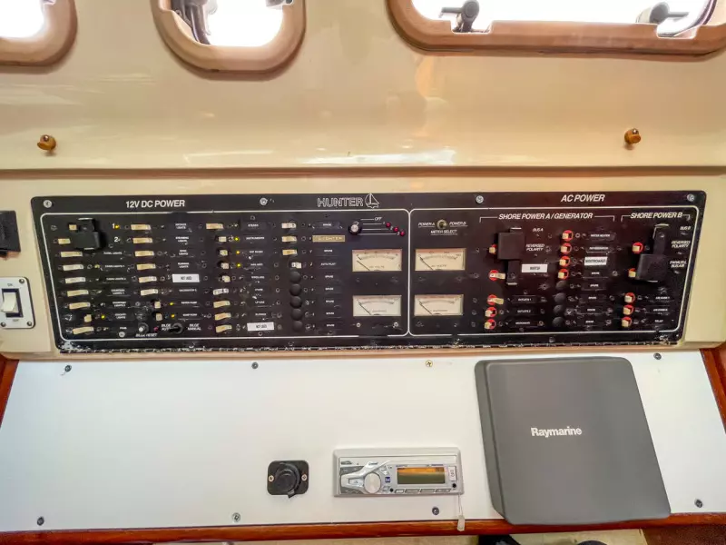 1996 Hunter 430