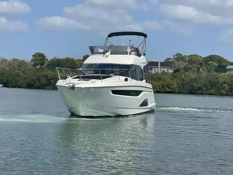 2018 Bavaria R40FLY