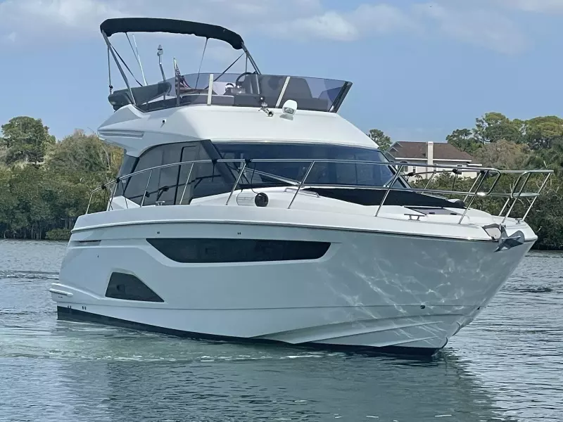 2018 Bavaria R40FLY