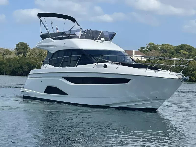2018 Bavaria R40FLY