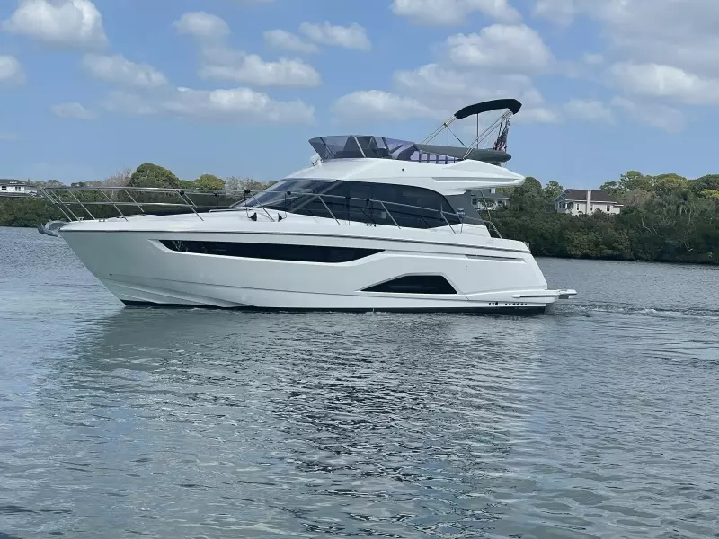 2018 Bavaria R40FLY