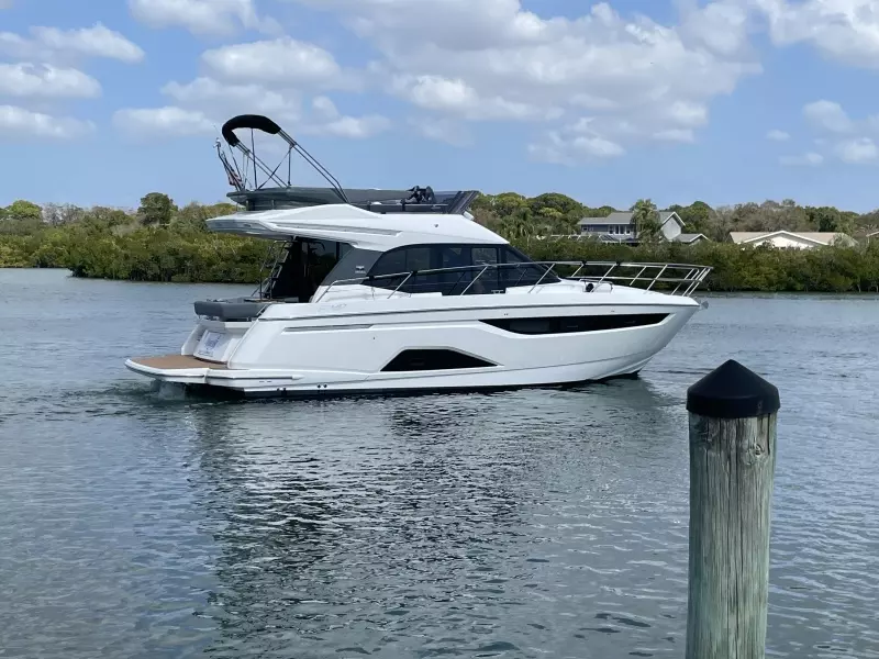 2018 Bavaria R40FLY