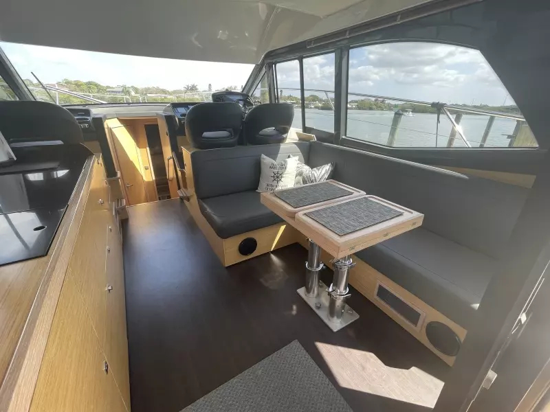 2018 Bavaria R40FLY