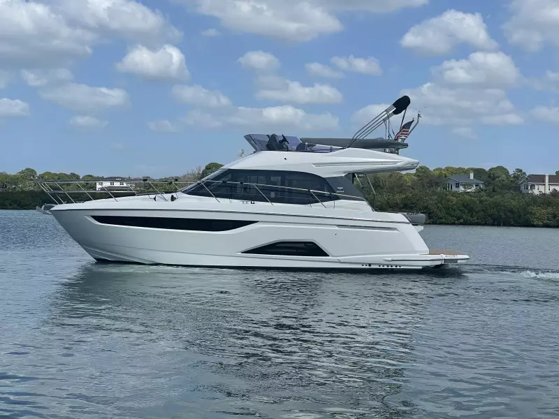2018 Bavaria R40FLY