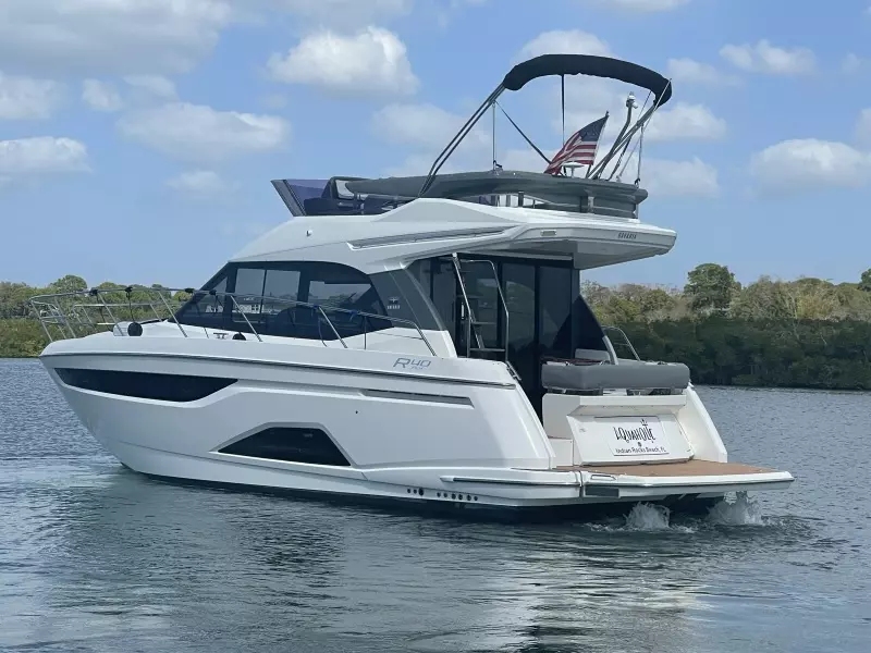 2018 Bavaria R40FLY