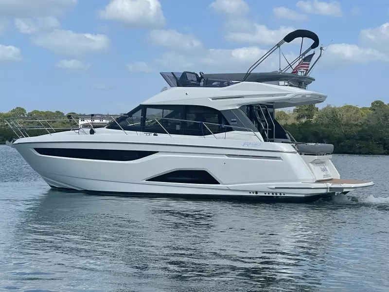 2018 Bavaria R40FLY