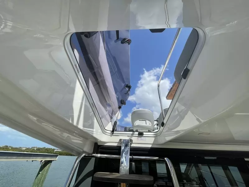 2018 Bavaria R40FLY