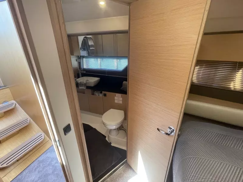 2018 Bavaria R40FLY