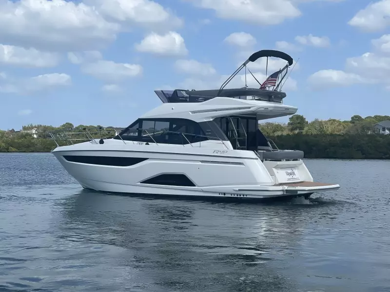 2018 Bavaria R40FLY