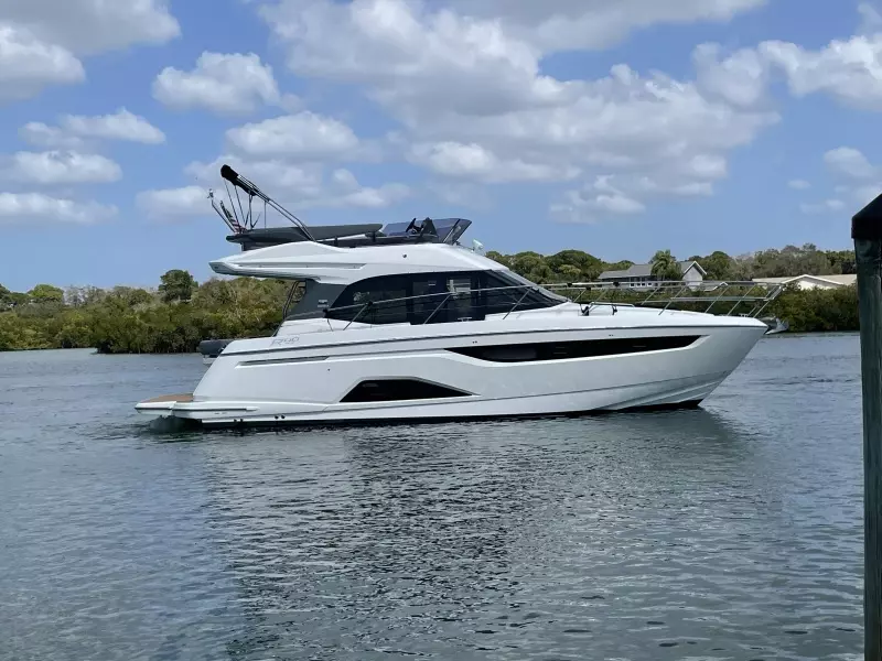 2018 Bavaria R40FLY