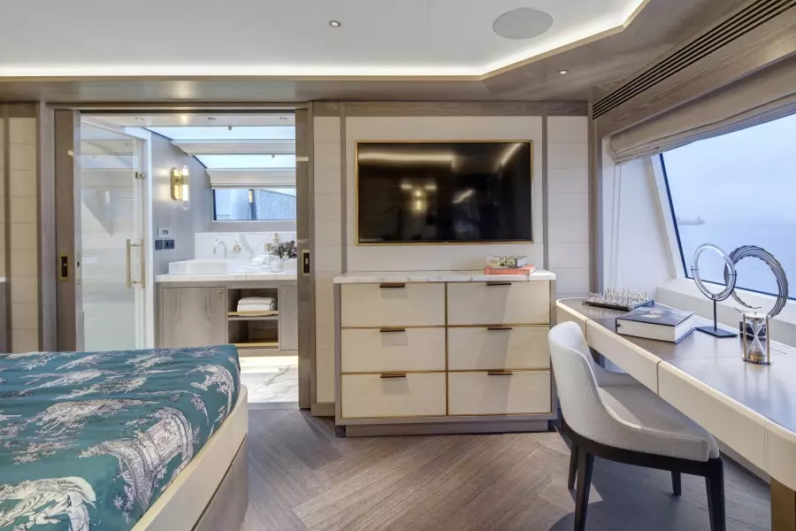 Sirena 88 On Deck Master