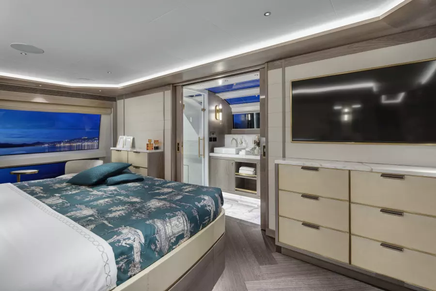 Sirena 88 On Deck Master