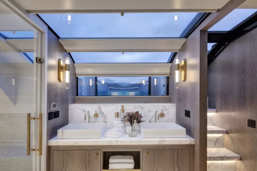 Sirena 88 Master En Suite Head