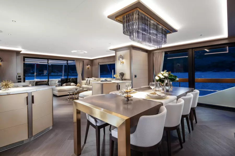 Sirena 88 Dining Area