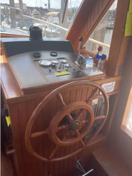 1986 Marine Trader 44 Sundeck