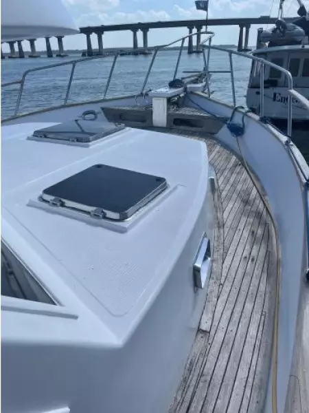 1986 Marine Trader 44 Sundeck