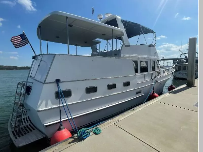 1986 Marine Trader 44 Sundeck