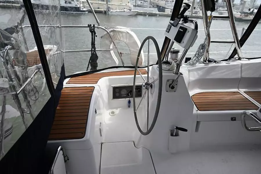 2011 Hunter 45 DS