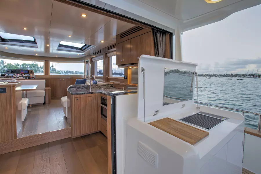 Sirena 58 Coupe Cockpit